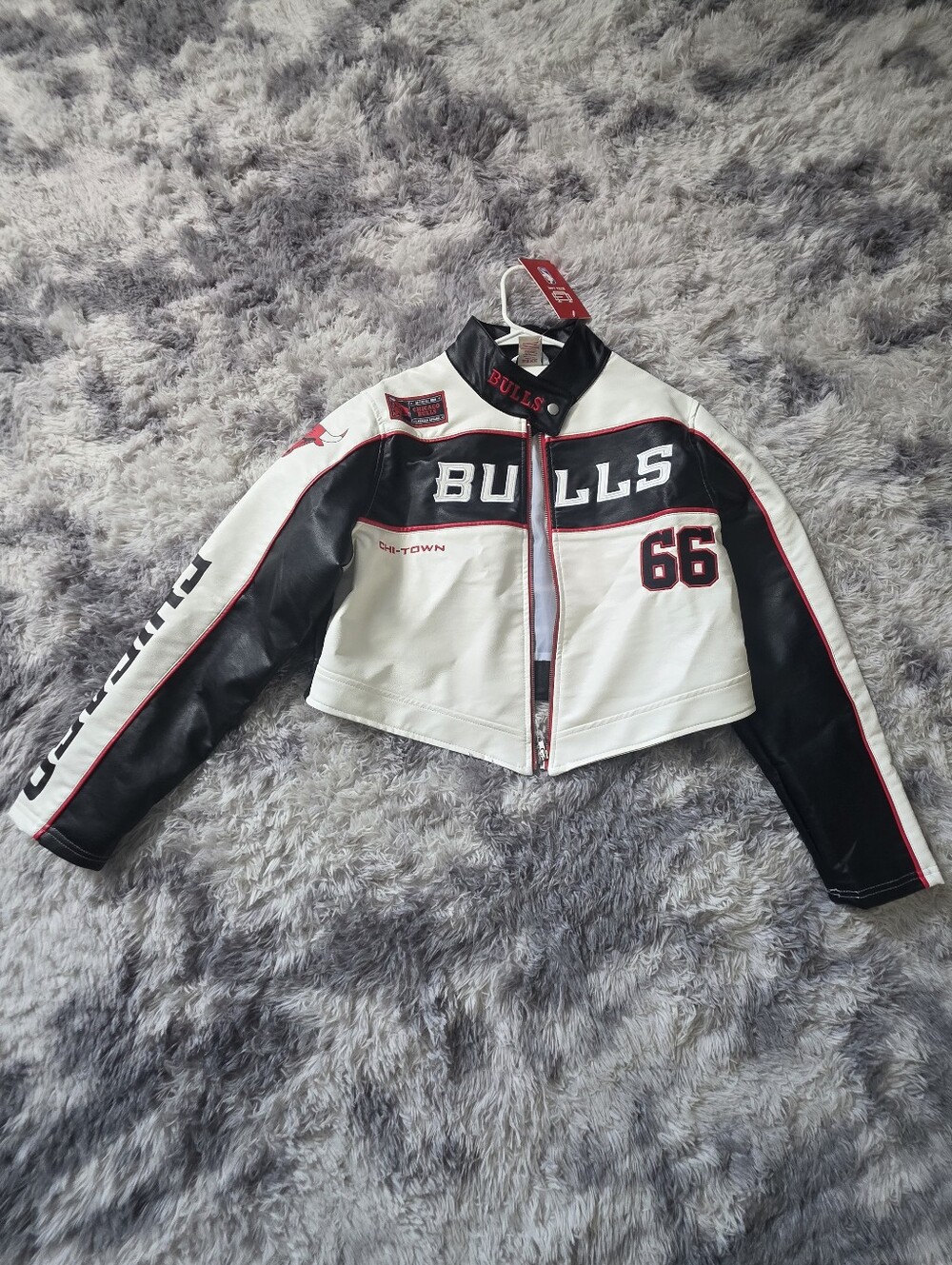 Womans NBA Bulls Cropped Varsity Jacket - Black, White & Red